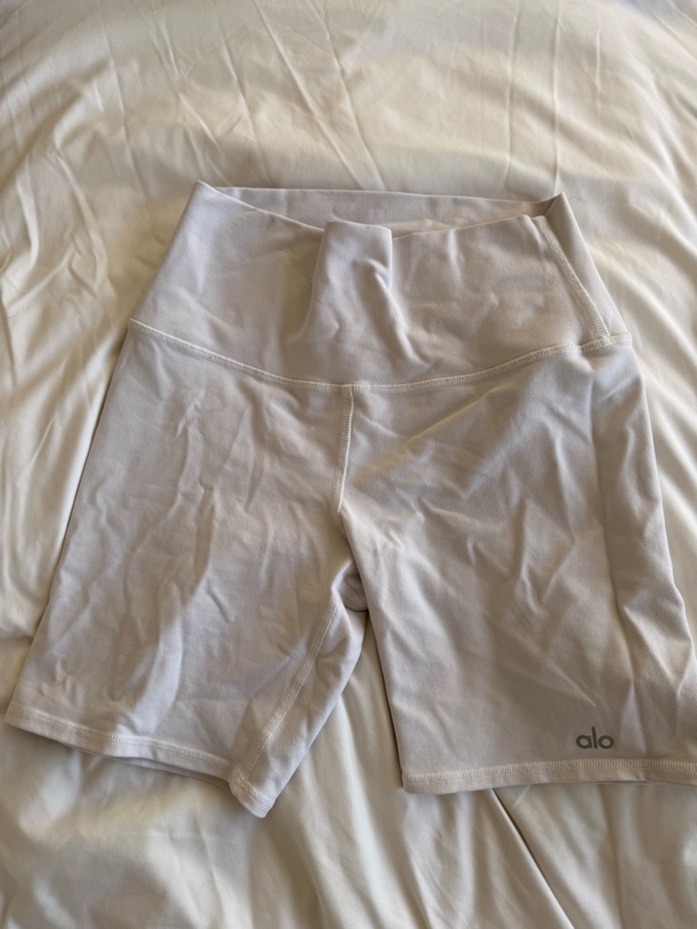 ALO Yoga Women’s High-Rise Ivory Bike Shorts